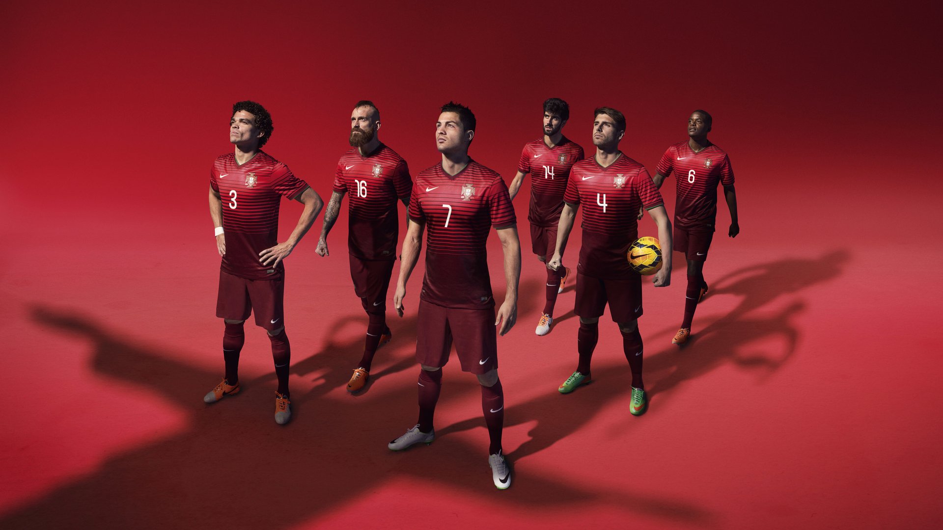 逆境中的“战神”变身：冠军之路上的英雄史诗，逆境成就英雄